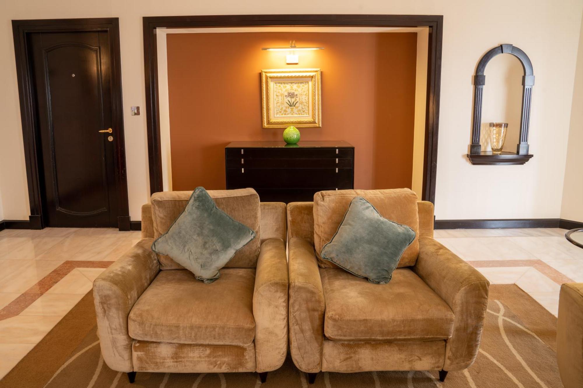 Danat Al Ain Resort Exterior foto A sofa