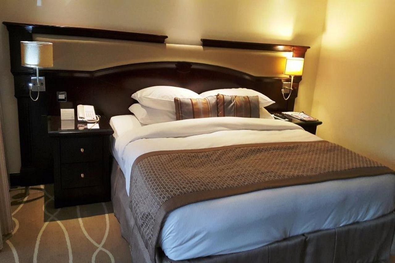 Danat Al Ain Resort Exterior foto A room at the hotel