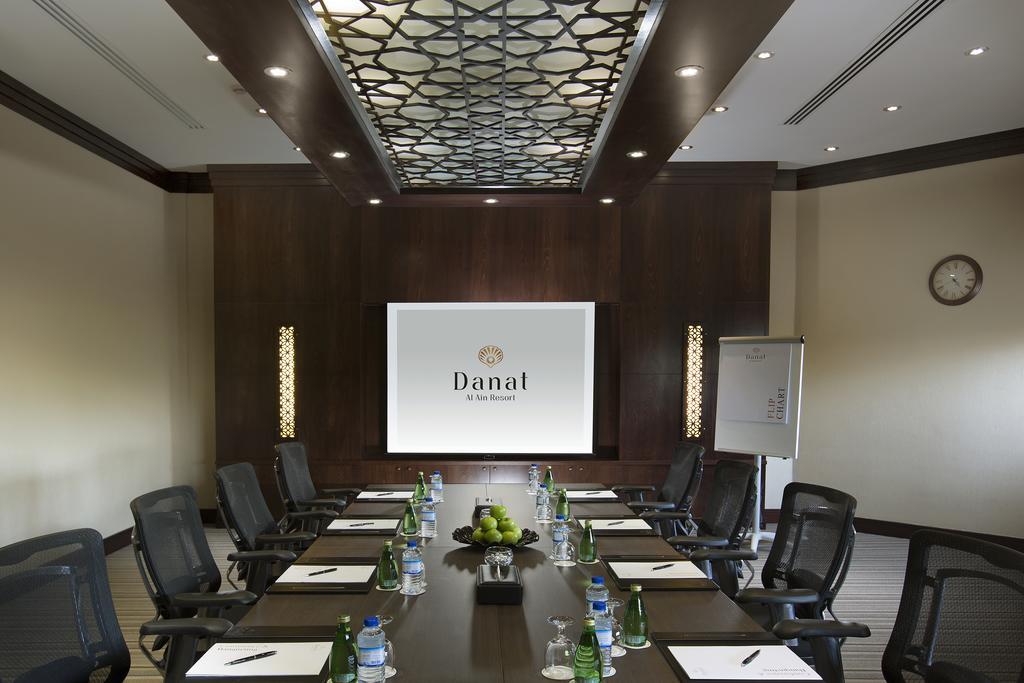 Danat Al Ain Resort Exterior foto Meeting room